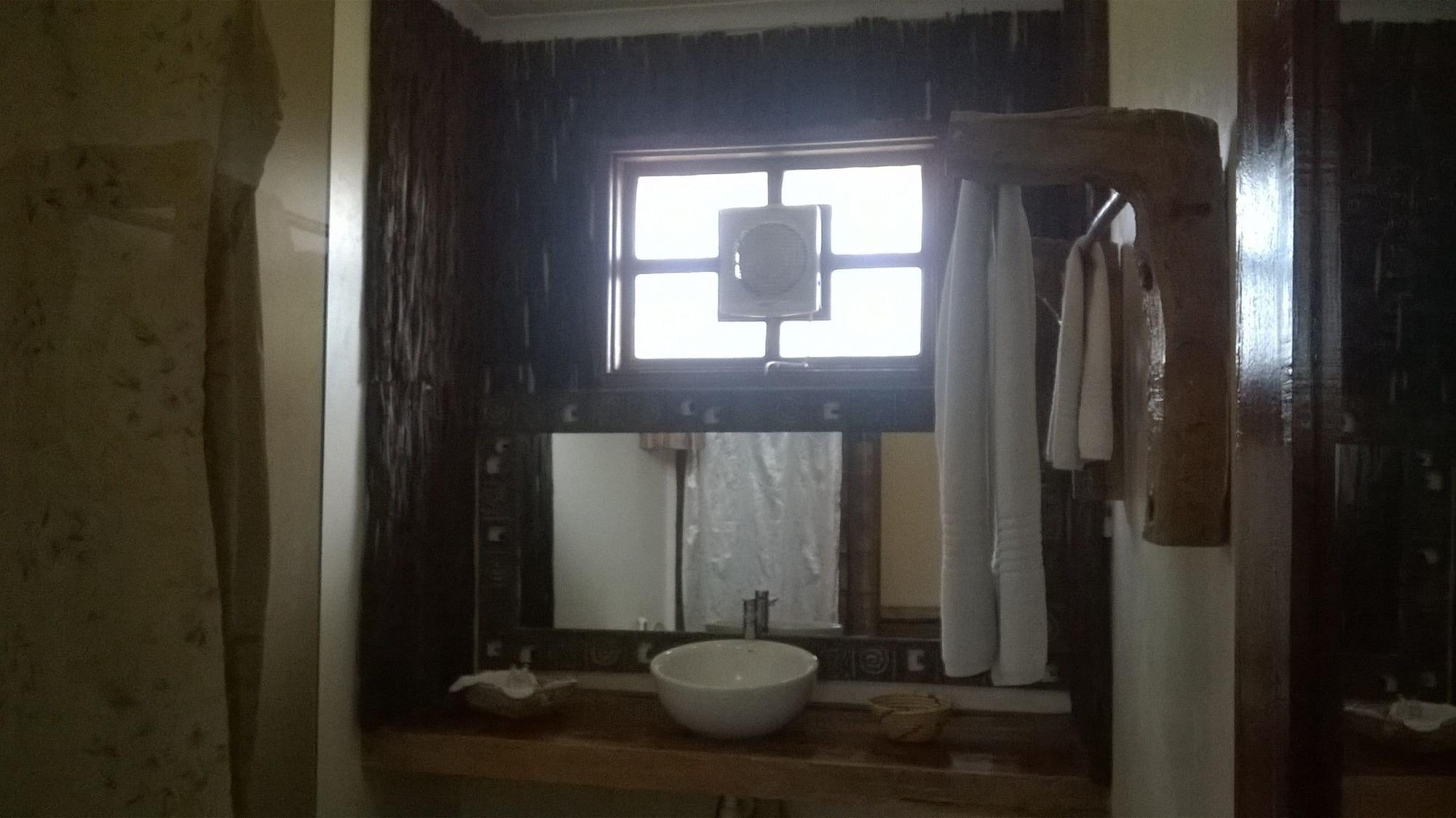 Weru Weru River Lodge Εξωτερικό φωτογραφία